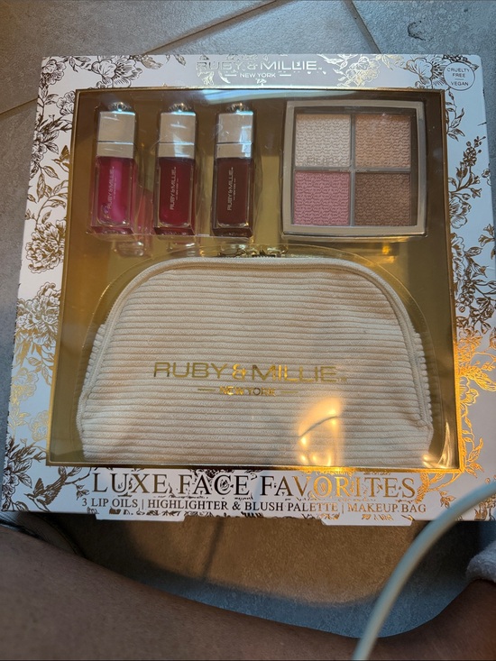Ruby & millie new york Other - Luxe Face Favorites Makeup Set Cream & Pink